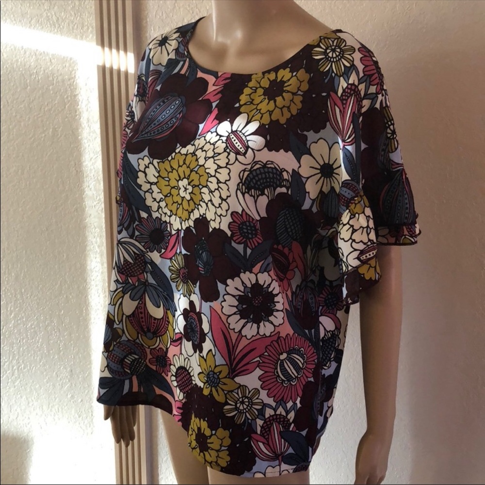 ๐ป ๐ Ann Taylor Floral Pattern Bell Sleeve Ruffle - Picture 4 of 9